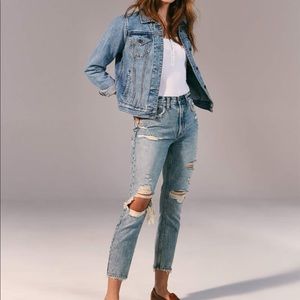 Abercrombie & Fitch High Ride Mom Jeans